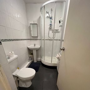 University Accommodation Cleaning Bow Common E3